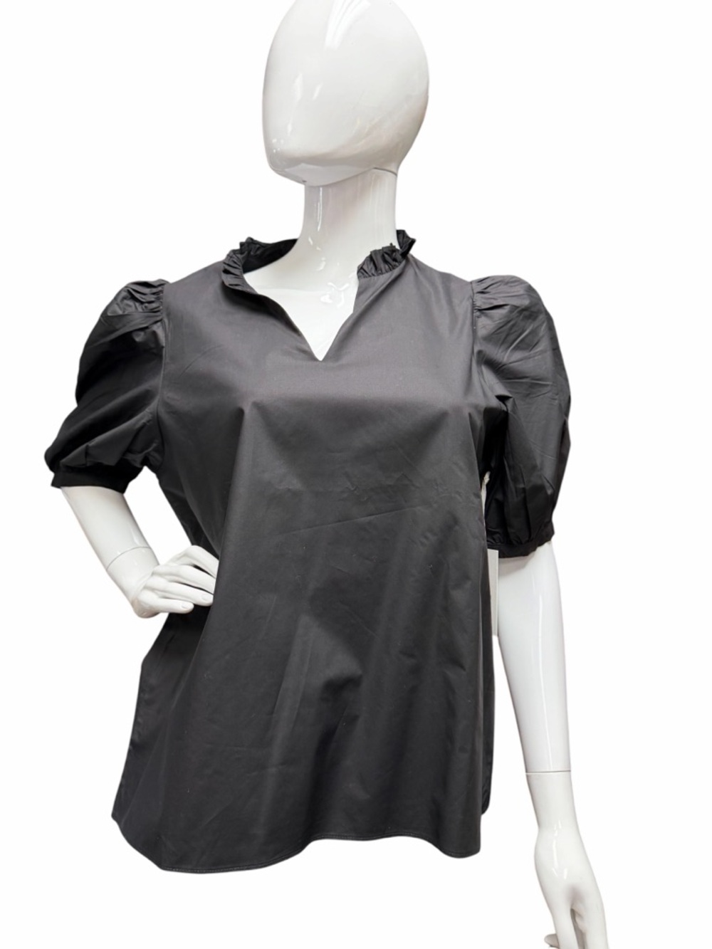 H6 Tuckernuck HYACINTH HOUSE
Black Ruffle Leigh Blouse Various
NEW Puff Shoulder
